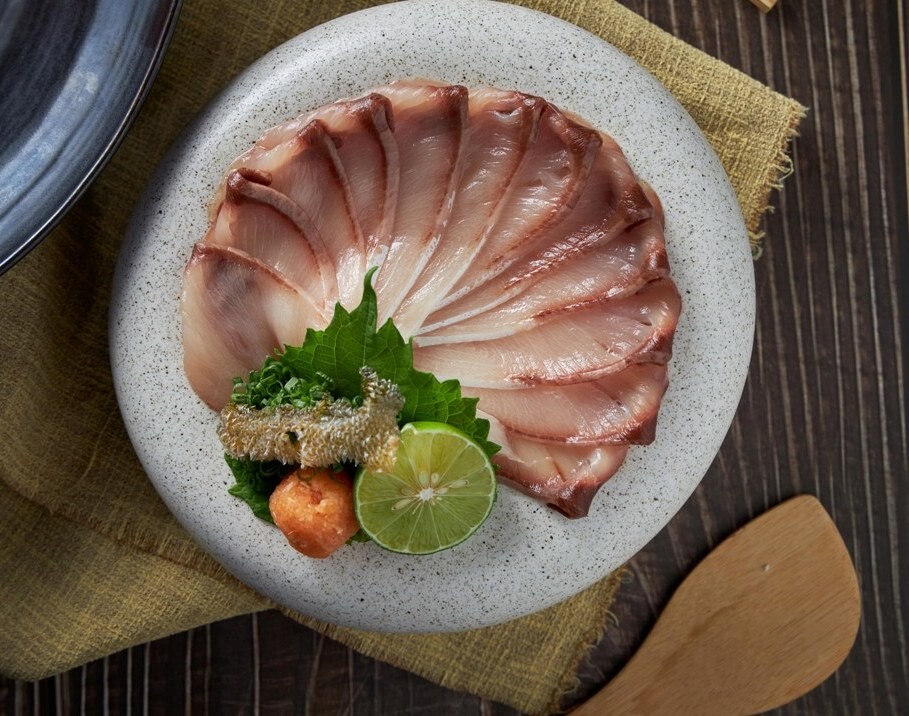 สัมผัสรสชาติอาหารญี่ปุ่นประจำเหมันตฤดู รังสรรค์โดยมาสเตอร์ไอรอนเชฟชื่อดัง แบบ "คิเซ็ตสึ โอะ อะจิวะอุ" ณ ห้องอาหารฮากิ โรงแรมเซ็นทาราแกรนด์ ลาดพร้าว