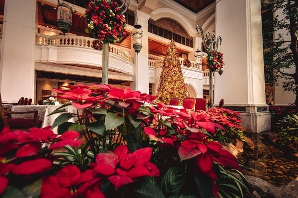 เฉลิมฉลองเทศกาลวันคริสมาสต์ และส่งท้ายปีเก่าต้อนรับปีใหม่ ณ โรงแรมแกรนด์ ไฮแอท เอราวัณ กรุงเทพฯ