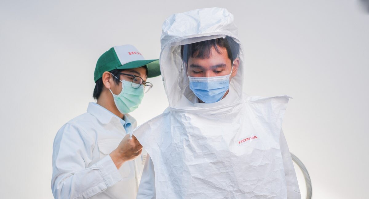 Honda Khiang Khang Thai Fund Produces and Donates 1,000 Negative and Positive Pressure Smart Face Shields and  Provides 100 Honda Backpack Sprayers