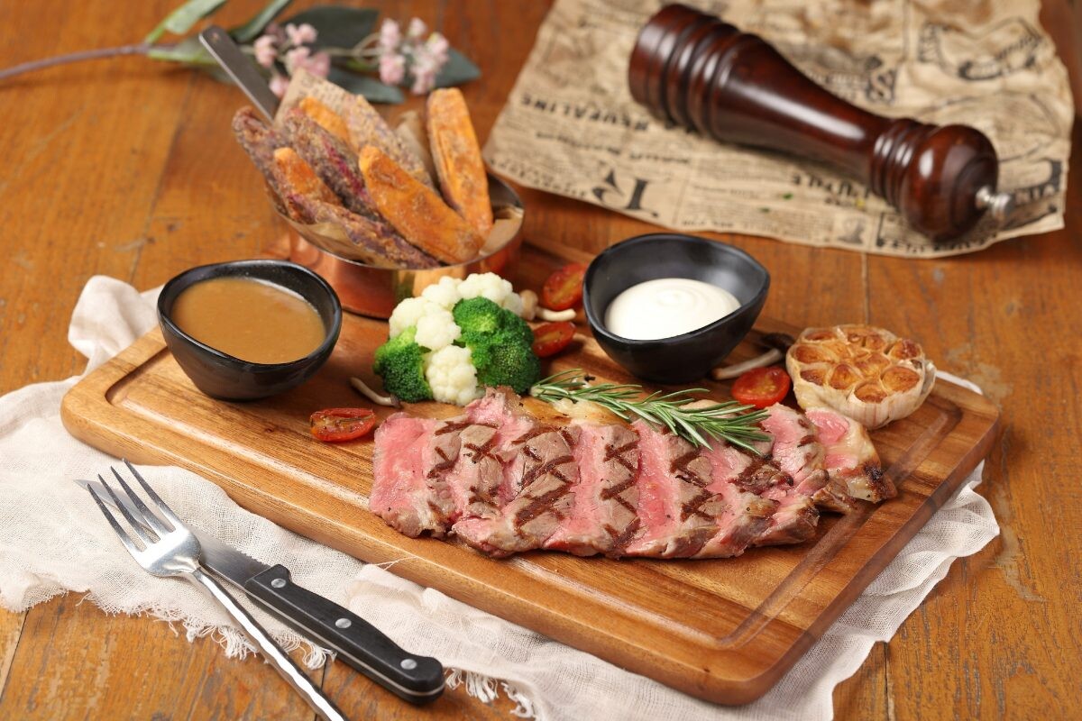 Breeze Cafe & Bar invites to indulge in our three new Chef's special meat creations