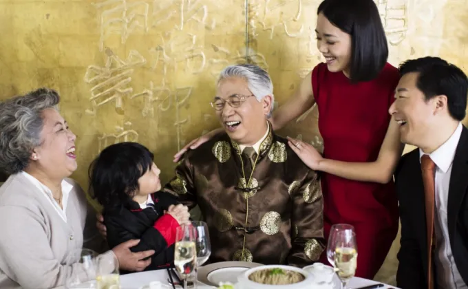 เฉลิมฉลองเทศกาลตรุษจีนทั้งครอบครัว