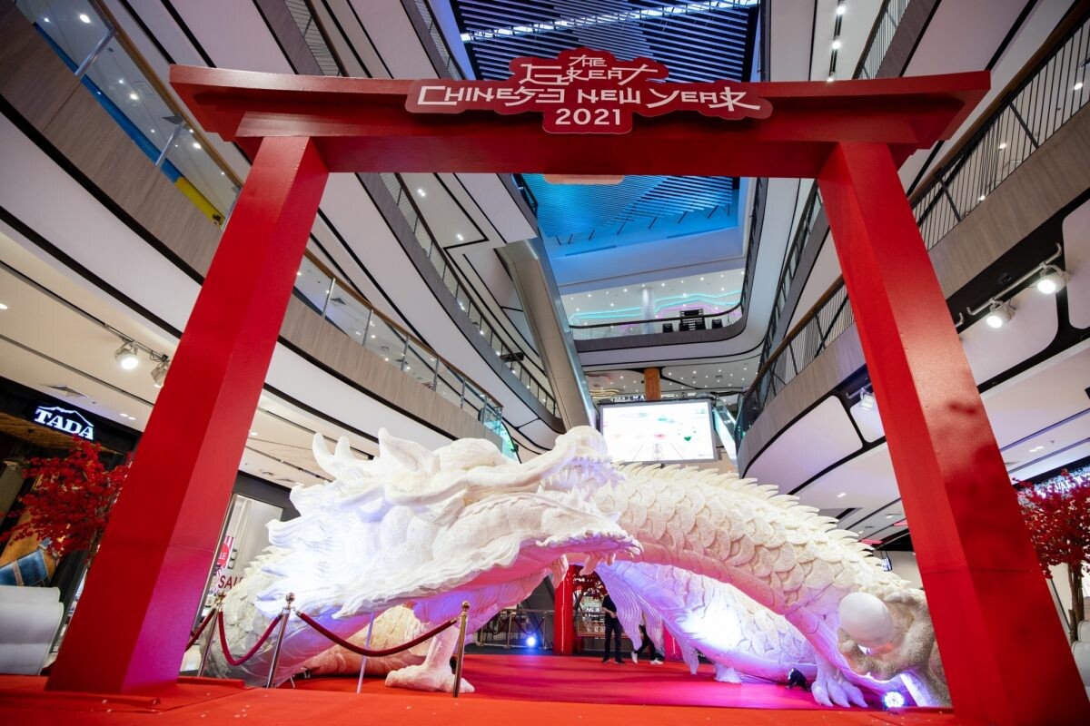 จัดใหญ่ครั้งแรกในไทย เซ็นทรัล โคราช เสกประติมากรรม "มังกรเกลือ" ขนาดมหึมาสูง 4 เมตร ยาว 35 เมตร ฝีมือแชมป์แกะสลักหิมะ ฉลองตรุษจีน