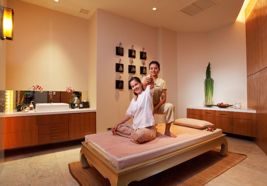 Enjoy a Classic Thai Massage in the Luxurious Surroundings of Spa Cenvaree