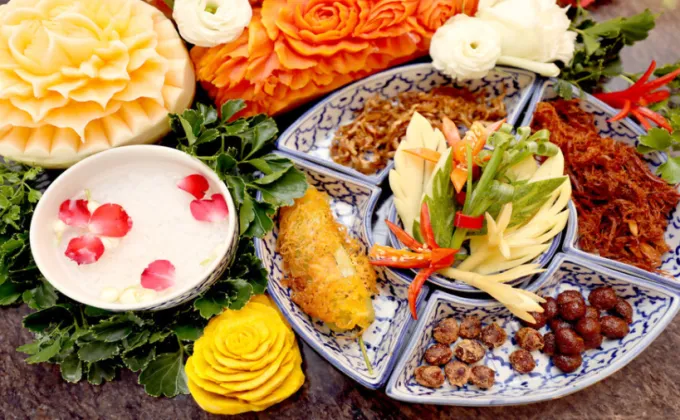 ต้อนรับเทศกาลสงกรานต์ มาลิ้มลองอาหารไทยคลายร้อน