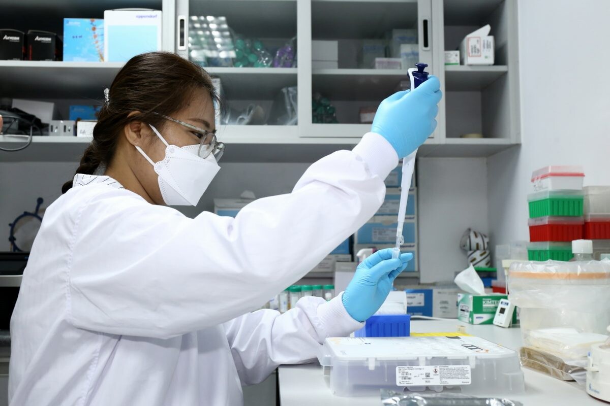 กรมวิทยาศาสตร์การแพทย์และเครือข่ายเสริมความแข็งแกร่ง เฝ้าระวังการกลายพันธุ์ไวรัสก่อโรคโควิด 19 ในไทย เพื่อเป็นข้อมูลป้องกันควบคุม รักษาโรค และต่อยอดการวิจัย