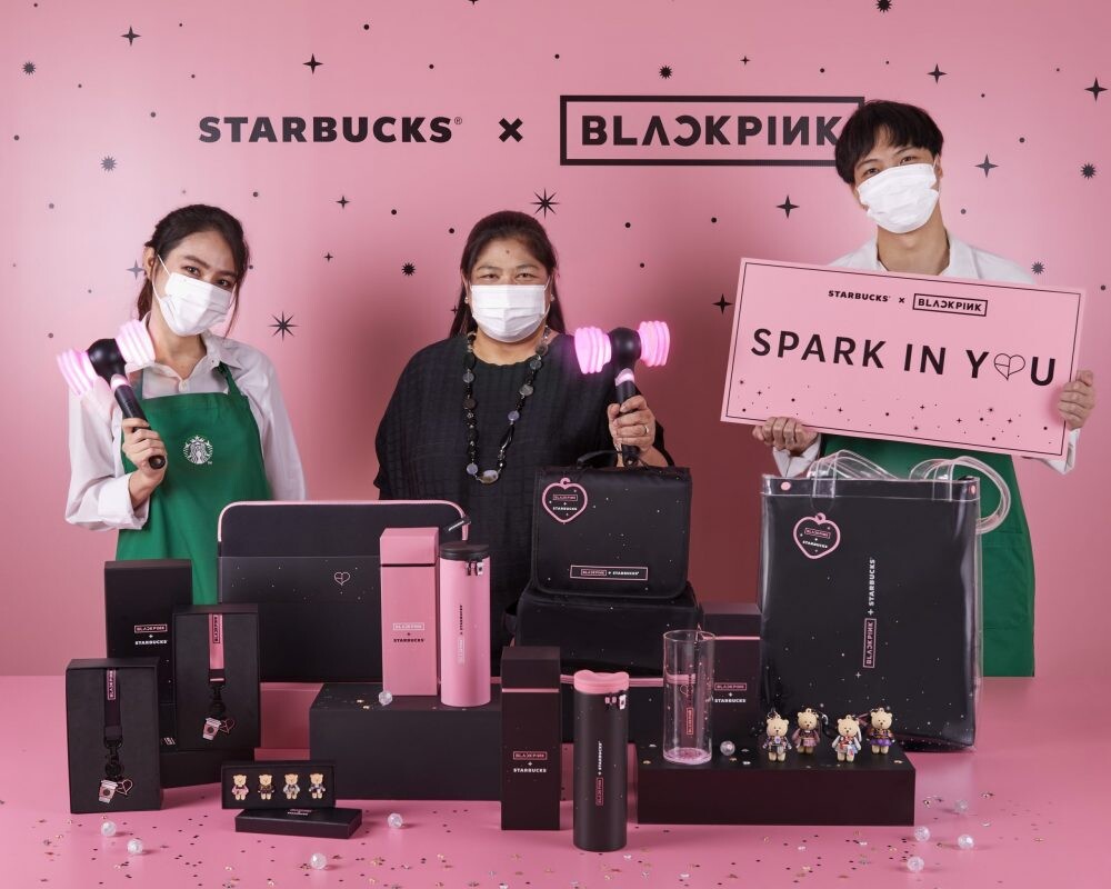 สตาร์บัคส์ร่วมกับ BLACKPINK เปิดตัวผลิตภัณฑ์คอลเลคชั่นพิเศษ 'Spark in You' ในประเทศไทย