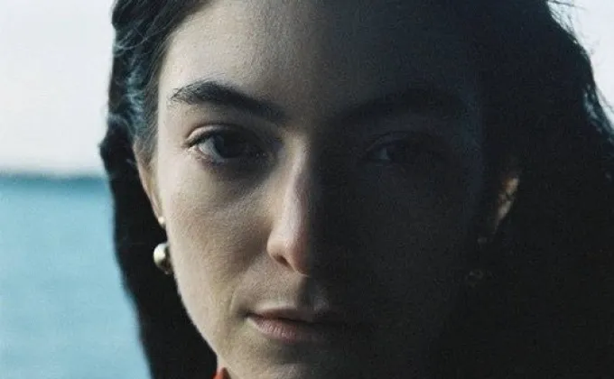 ซูเปอร์สตาร์อย่าง Lorde ได้ปล่อยเพลงใหม่ล่าสุดที่มีชื่อว่า