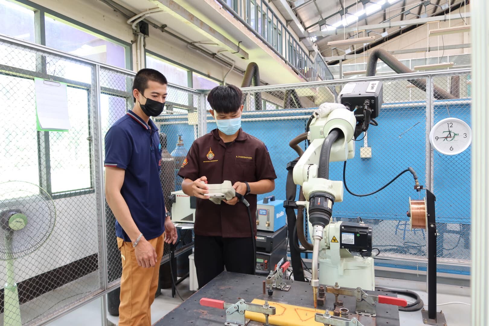 สพร.9 พิษณุโลก ยกระดับฝีมือให้กับนักศึกษาก่อนเข้าสู่ตลาดแรงงาน ฝึกอบรมหลักสูตรเทคโนโลยีการเชื่อมด้วยหุ่นยนต์