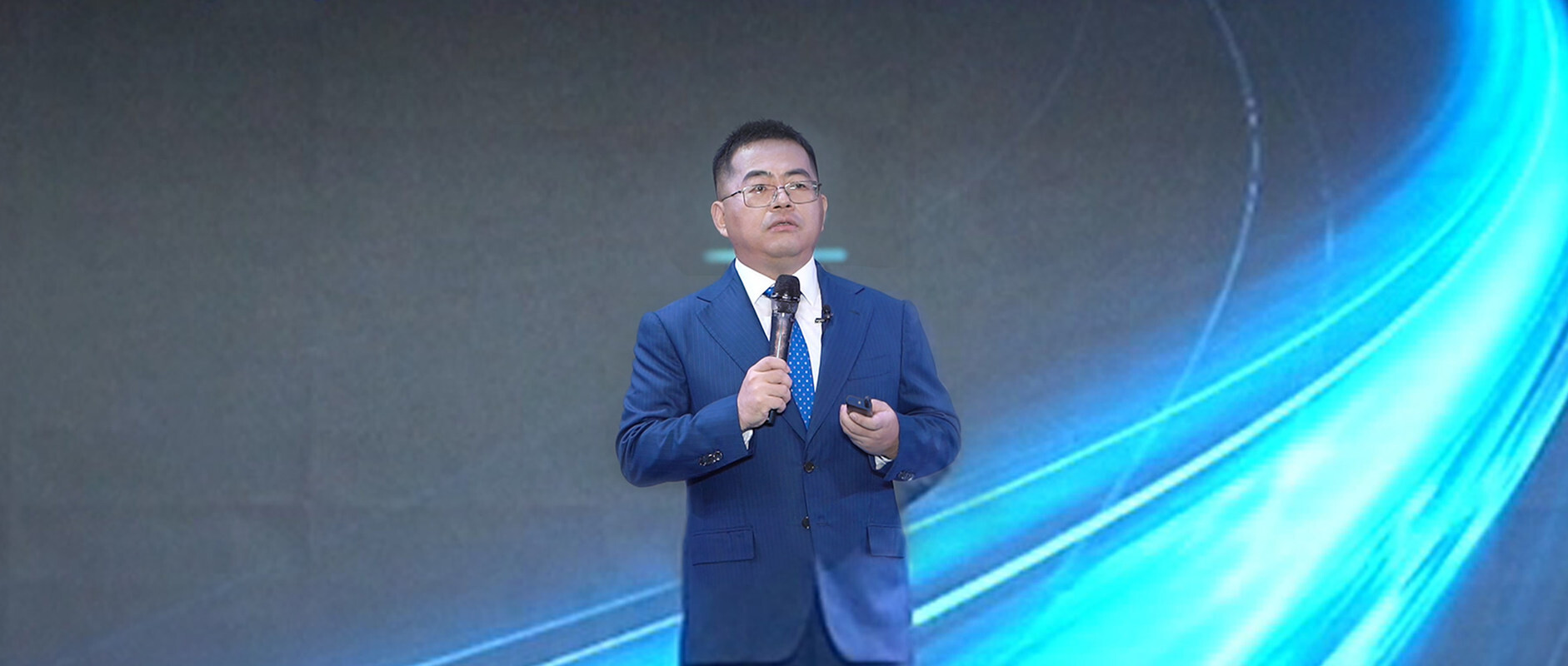 Xie Junshi ประธานเจ้าหน้าที่ฝ่ายปฏิบัติการของ ZTE ขึ้นกล่าวคำปราศรัยสำคัญ สะท้อนความยืดหยุ่นของ ZTE ในการเติบโตอย่างรวดเร็ว