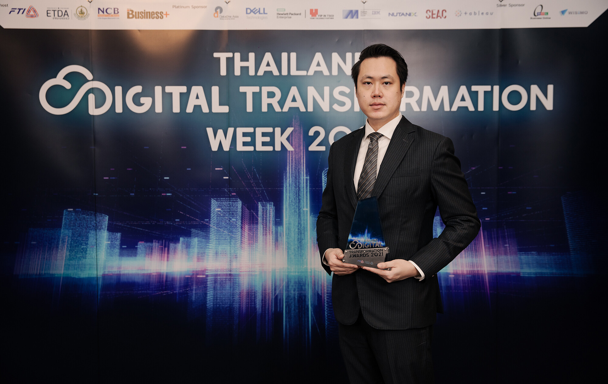 บลูบิค หรือ BBIK ตอกย้ำความเป็นผู้นำด้านดิจิทัลทรานส์ฟอร์เมชัน   คว้ารางวัลชนะเลิศ "Thailand Digital Transformation Awards 2021" สาขาบริการภาคเอกชน