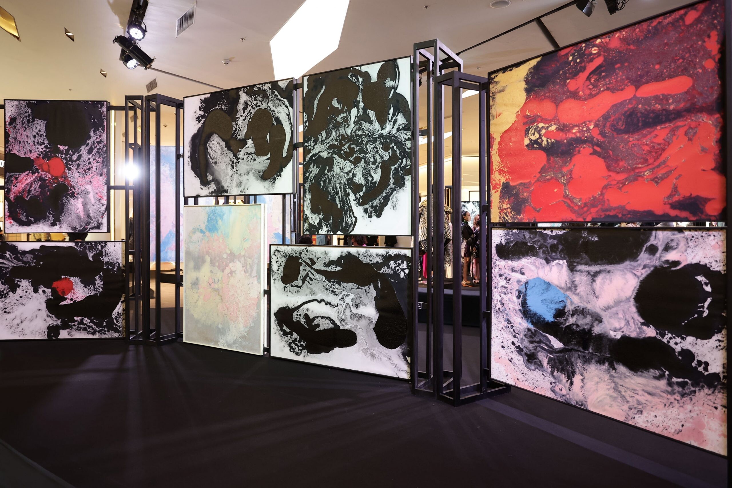 สัมผัสศิลปะแอ็บสแต็รก ในแบบฉบับ NAGARA แฟชั่นดีไซเนอร์ไทยระดับตำนาน ในนิทรรศการ NAGARA Painting Exhibition 2021 6-12 ธันวาคม นี้ ที่สยามพารากอน