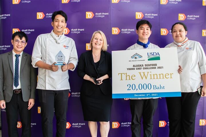 "วิทยาลัยดุสิตธานี คว้ารางวัลสุดยอดเชฟระดับอุดมศึกษา" ในรายการแข่งขัน "Alaska Seafood Young Chef Challenge 2021"
