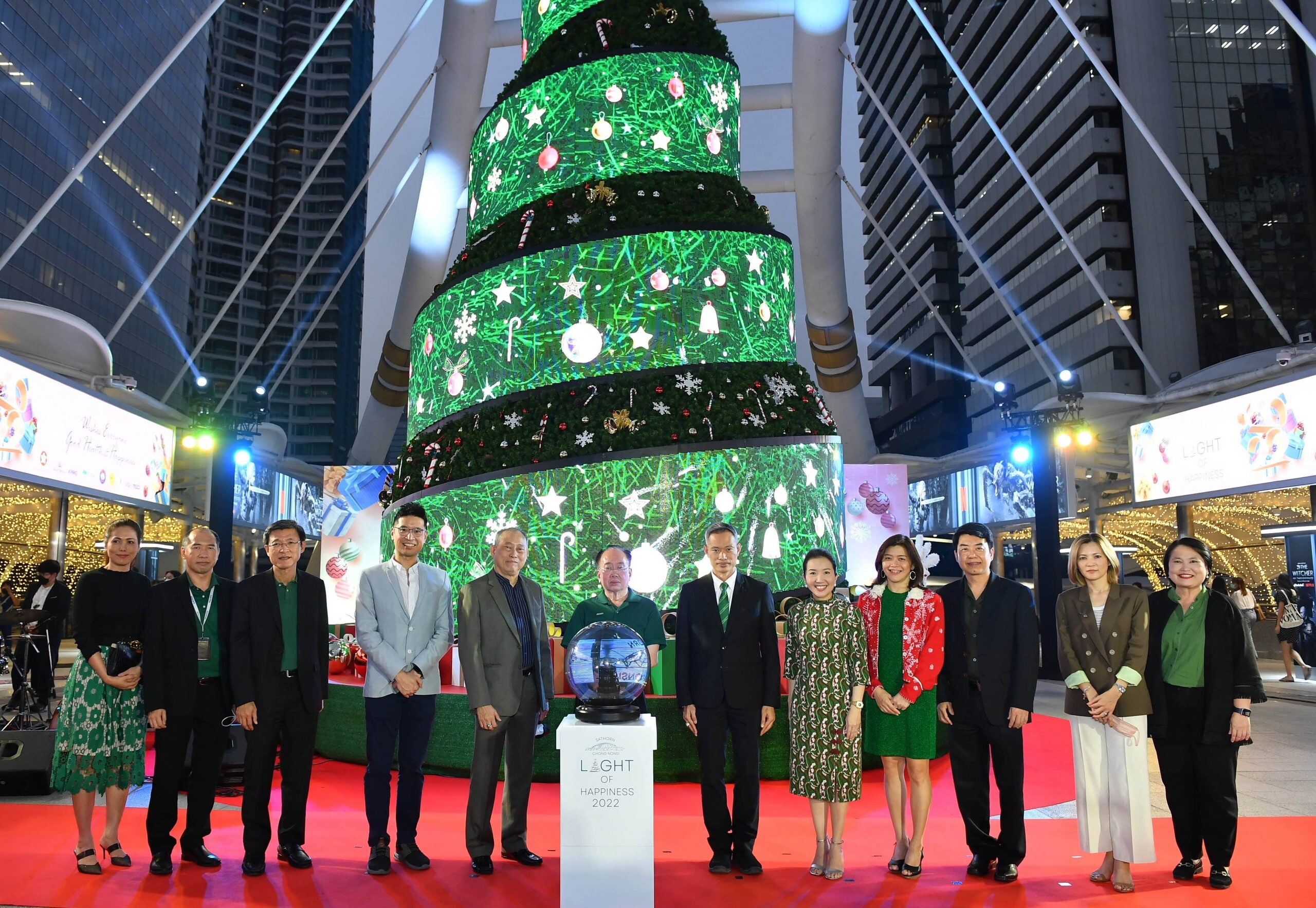 MACO แทคทีมพันธมิตรเปิดตัว LED RIBBON CHRISTMAS TREE ต้นคริสต์มาสแอลอีดี ที่ใหญ่ที่สุดในประเทศไทย พร้อมเนรมิตรแสงสีเสียงลาน Skywalk ช่องนนทรีให้เป็นของขวัญปีใหม่แก่ชาวกรุงภายใต้คอนเซปต์ "LIGHT OF HAPPINESS"