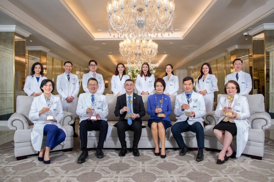"นายแพทย์ ตนุพล" และ "ทีมแพทย์" ร่วมภาคภูมิใจ BDMS Wellness Clinic คว้ารางวัลจาก "Global Health Asia-Pacific Award 2021"  3 รางวัล