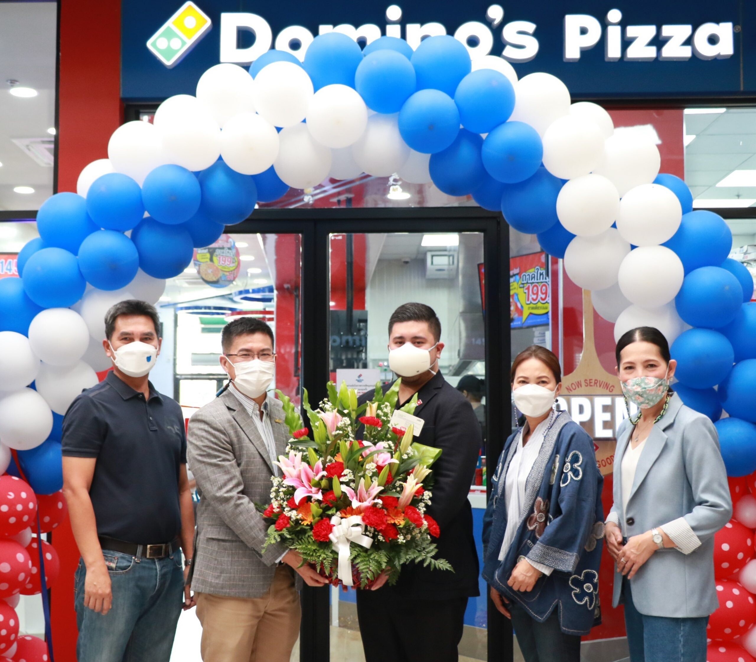 ผู้บริหารเอ็ม บี เค ต้อนรับ Domino's Pizza (โดมิโน่ส์ พิซซ่า) พิซซ่าสัญชาติอเมริกัน เปิดสาขาใหม่ เดอะไนน์ เซ็นเตอร์ ติวานนท์