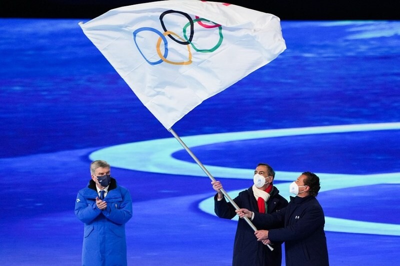 CGTN: โอลิมปิกฤดูหนาวปักกิ่ง 2022 ปิดฉากอย่างสวยงาม ส่งไม้ต่อให้ "มิลาน-กอร์ตีนา" เจ้าภาพปี 2026