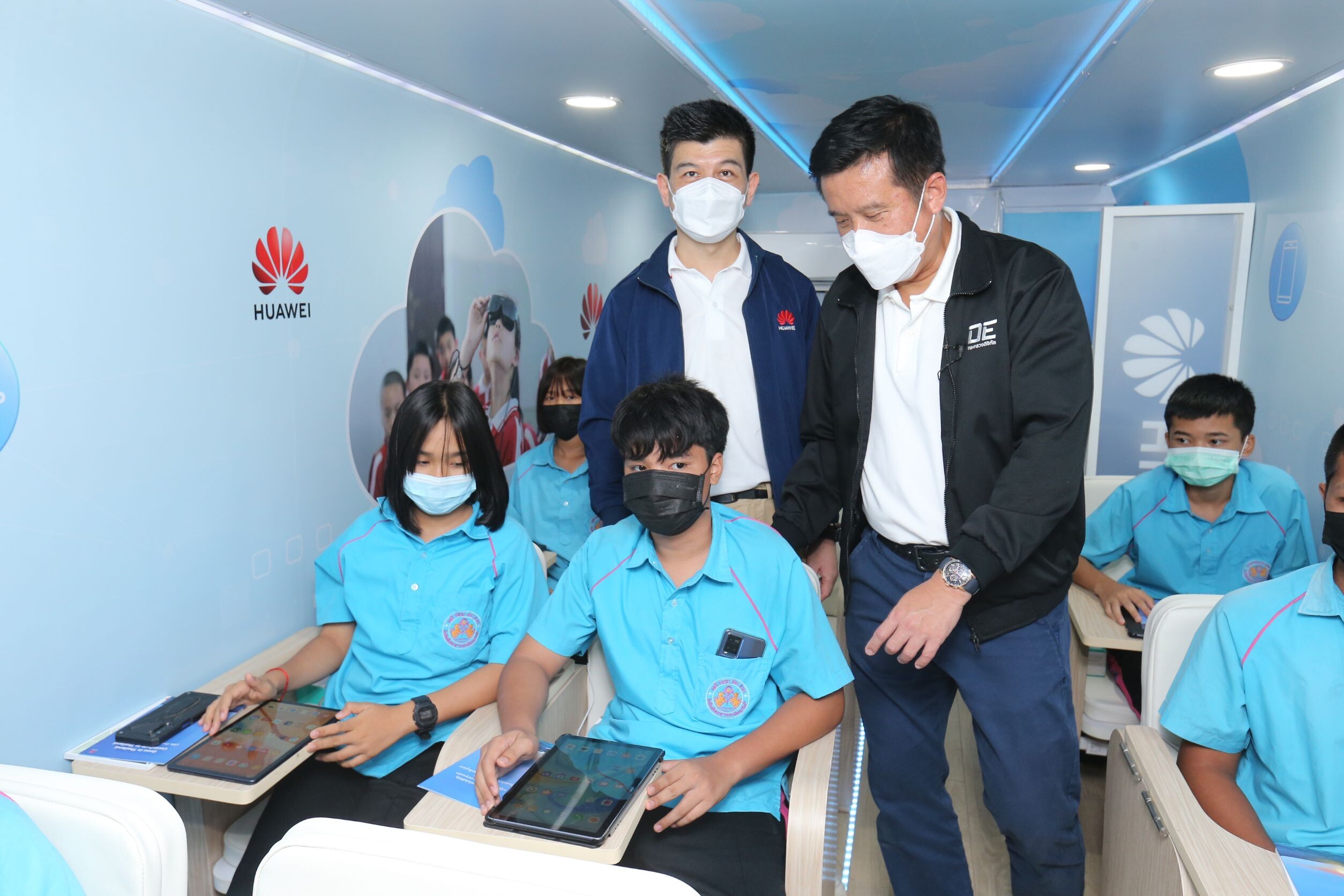 หัวเว่ยนำร่องโครงการ "รถดิจิทัล" เพื่อสังคม เร่งสร้างความเท่าเทียมด้านทักษะดิจิทัล ยกระดับการศึกษาไทยด้วยเทคโนโลยี