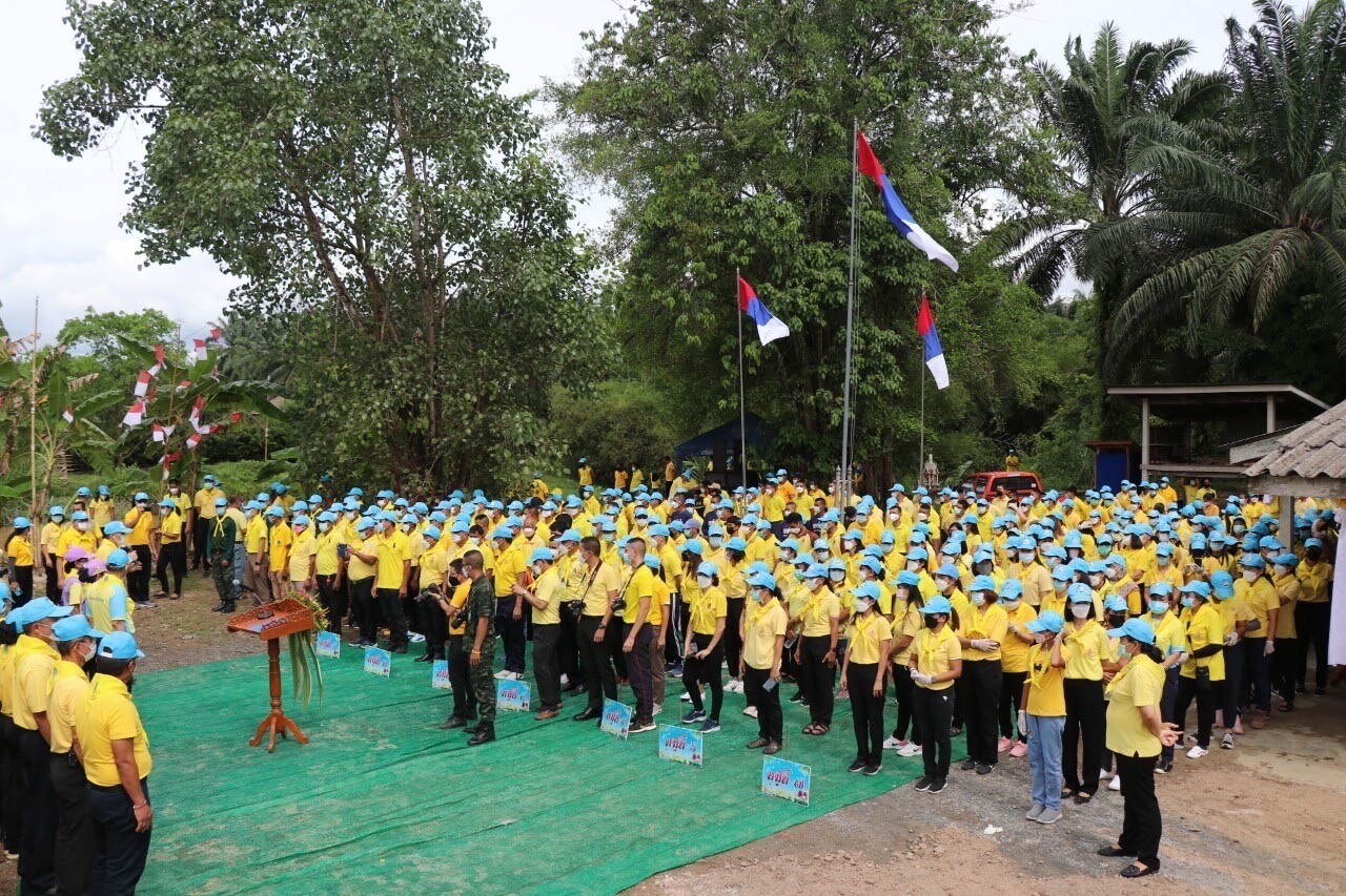 สำนักงานพัฒนาฝีมือแรงงานพังงา ร่วมกิจกรรม จิตอาสาพัฒนาปรับภูมิทัศน์คลองมะรุ่ย เนื่องในโอกาสวันสำคัญของชาติไทย (วันฉัตรมงคล)