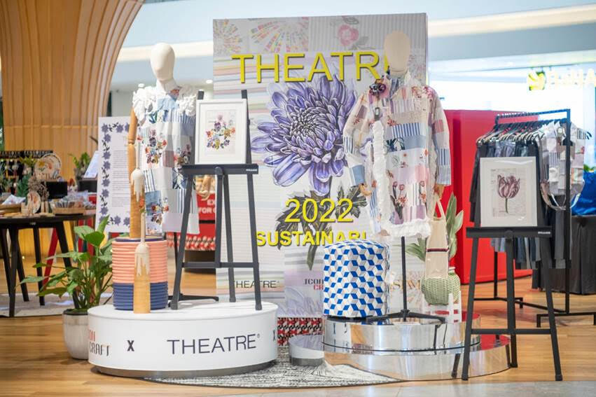 ไอคอนคราฟต์  จับมือ "เธียเตอร์" แบรนด์ดีไซเนอร์ไทยชั้นนำ เปิดตัวคอลเลคชั่น Theatre 2022 - Sustainable มุ่งขับเคลื่อนวงการแฟชั่น ควบคู่ไปกับแนวคิดไลฟ์สไตล์เพื่อโลกที่ยั่งยืน