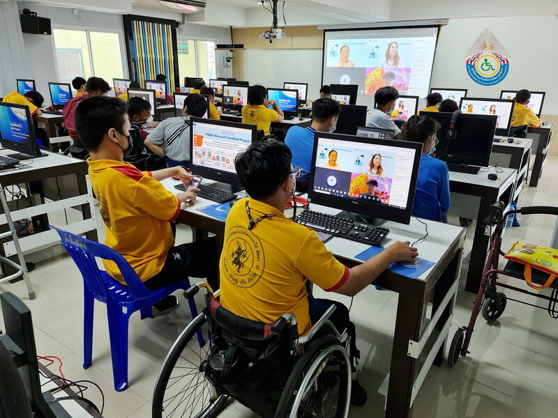2 สาวเซเลป ชวนคนไทยช่วยน้องพิการได้อิ่มท้อง ช่วยชาวนามีรายได้ ในโครงการ"ทำบุญรับปีเสือ... ช่วยชาวนา เลี้ยงคนพิการ"
