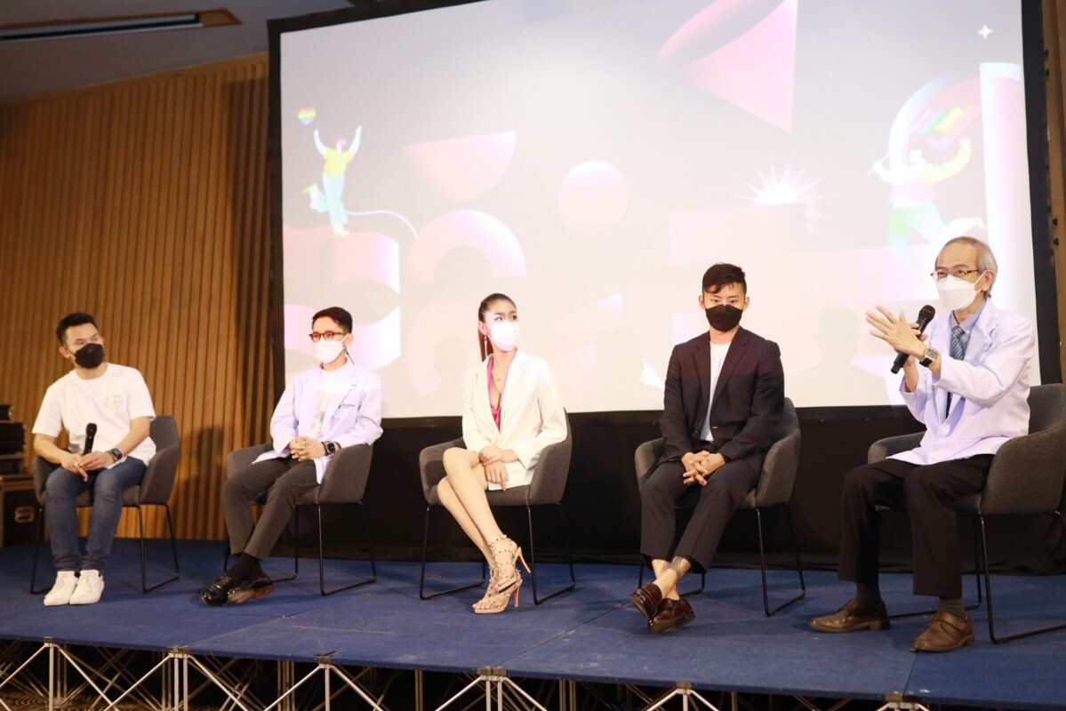 "ยันฮี" โดดร่วมงาน "BANGKOK PRIDE 2022" ตามกระแสหลากหลายทางเพศ ให้ความรู้เส้นทางการแปลงเพศแบบหมดเปลือก