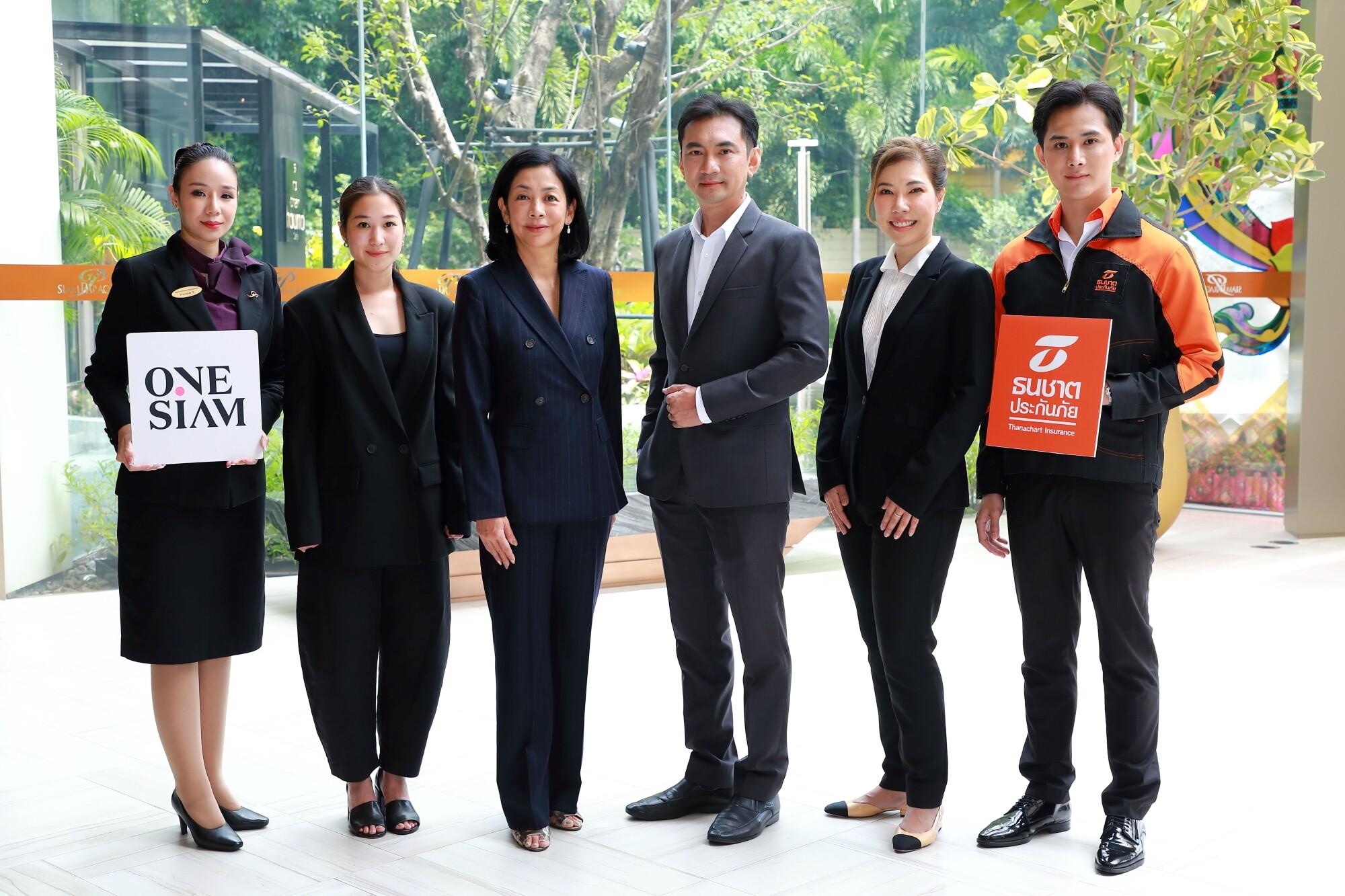 Siam Piwat joins Thanachart Insurance to fulfill luxury lifestyle with protection with exclusive privileges to ONESIAM and ICONSIAM shoppers