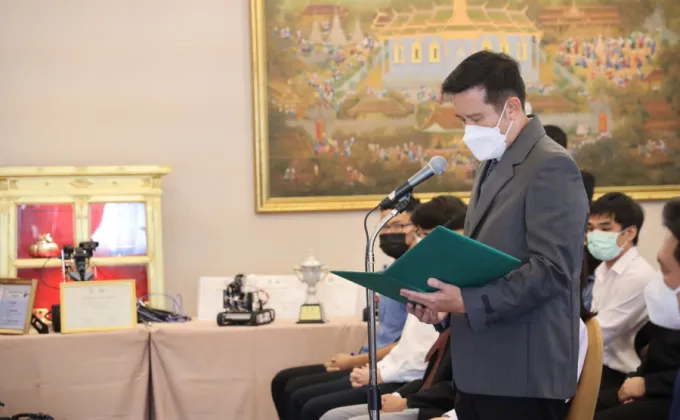 ชัยวุฒินำทีมเด็กไทยคว้ารางวัลแข่งหุ่นยนต์ระดับโลกเข้าพบนายกฯ
