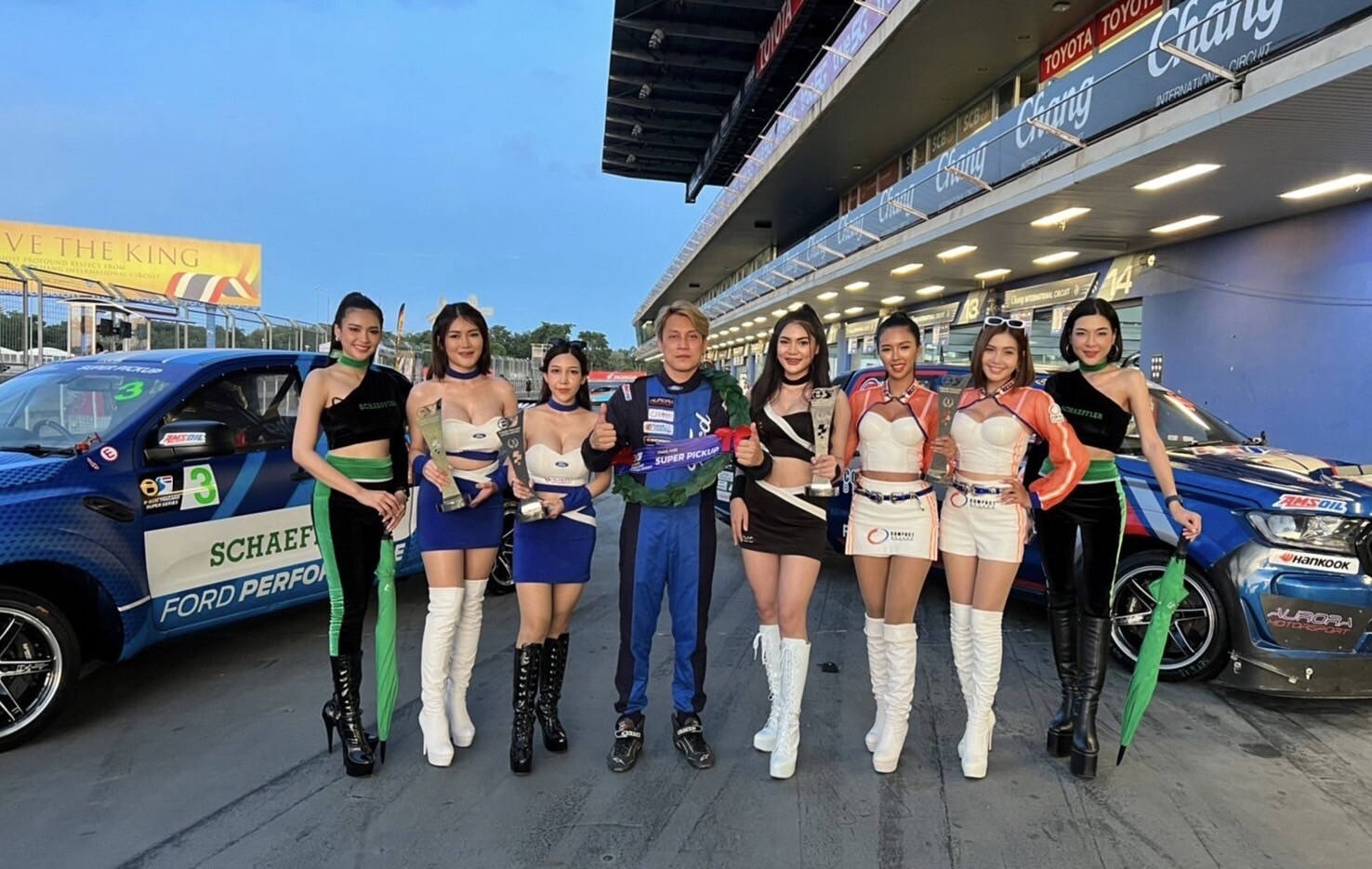คอมแพ็ค เบรก แสดงความยินดีกับ "ชานนท์ รจนา" คว้าแชมป์ศึกประลองความเร็วรถยนต์ทางเรียบ B-Quick Thailand Super Series 2022