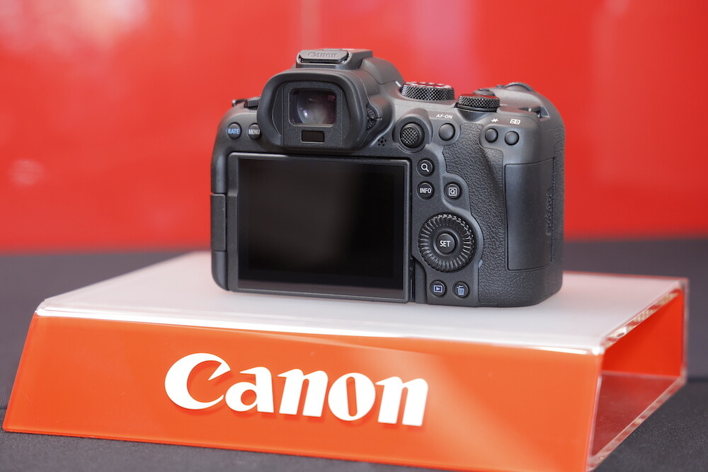 แคนนอนท้าเปิดเกมช่างภาพ 'สายไฮบริด' เปิดตัว "Canon EOS R6 Mark II" กล้องมิเรอร์เลสฟูลเฟรมรุ่นใหม่ สุดทั้งงานภาพนิ่ง ถ่ายต่อเนื่องสูงสุด 40 FPS