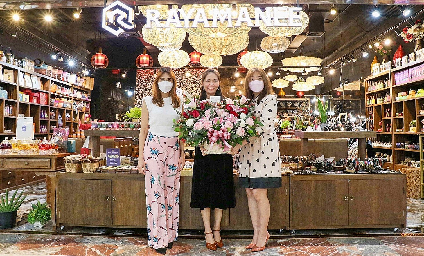 เอ็ม บี เค เซ็นเตอร์ แสดงความยินดีเปิดร้าน RAYAMANEE คอนเซปต์ใหม่ เพิ่มไลน์สินค้ารองรับดีมานด์ลูกค้าต่างชาติ