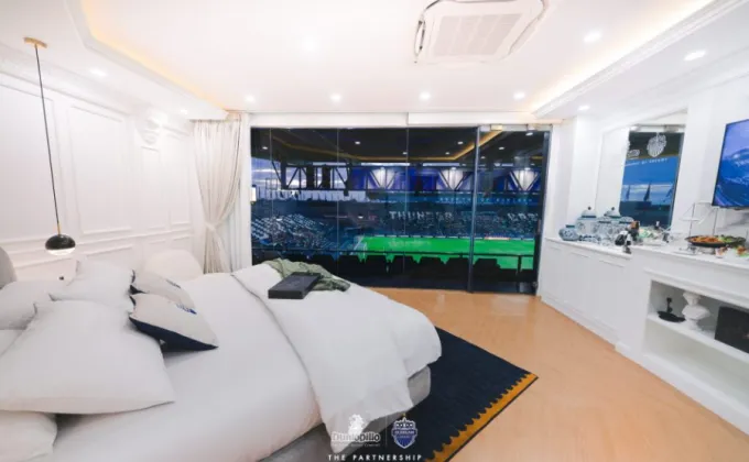 DREAM POWER CLUB, Lounge VIP ห้องนอนชมการแข่งขันฟุตบอลบนเตียงปรับระดับไฟฟ้าที่แรกของโลก