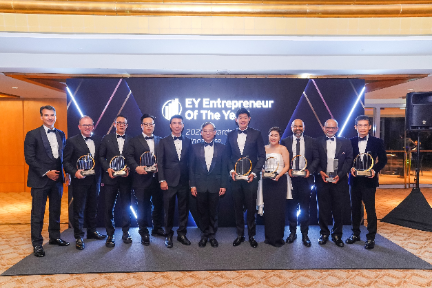 คีรี กาญจนพาสน์ คว้ารางวัล Asean Entrepreneurial Excellence Award 2022 ประเทศสิงคโปร์