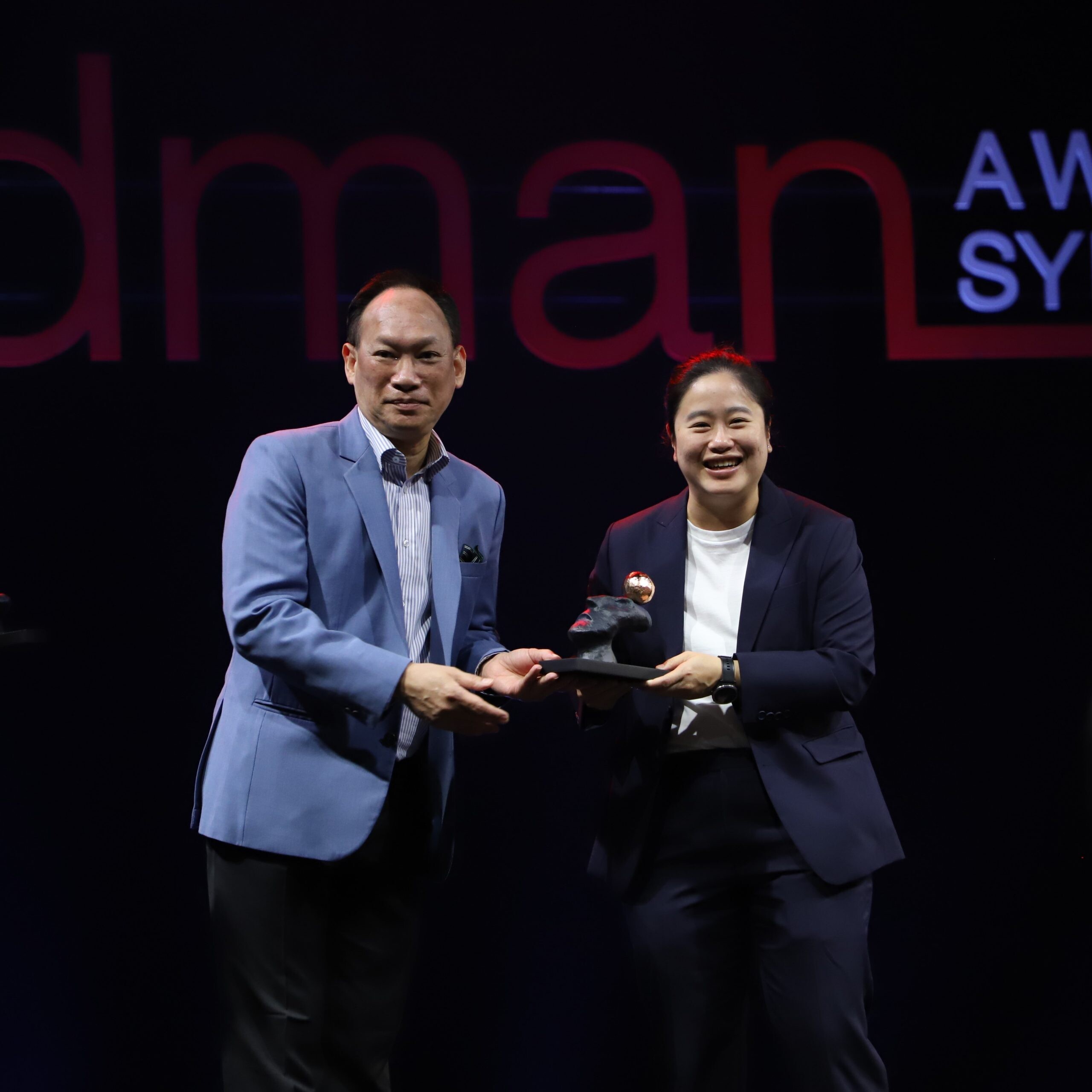 VGI ควงแขน SOUR Bangkok ปลุกกระแสสื่อ DOOH ในไทย พาแคมเปญ "Whoscall The Safety Station" กวาด 12 รางวัล สื่อโฆษณาสุดครีเอทีพ จากเวที Adman Awards &amp; Symposium 2022