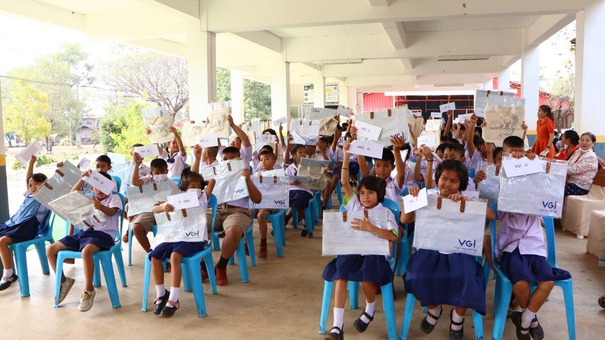 VGI จัดโครงการ "1 วัน 1000 รอยยิ้ม" ครั้งที่ 15 ส่งมอบโอกาสทางการศึกษาแก่เยาวชน ณ โรงเรียนบ้านดงยางนารายณ์ จังหวัดอุดรธานี