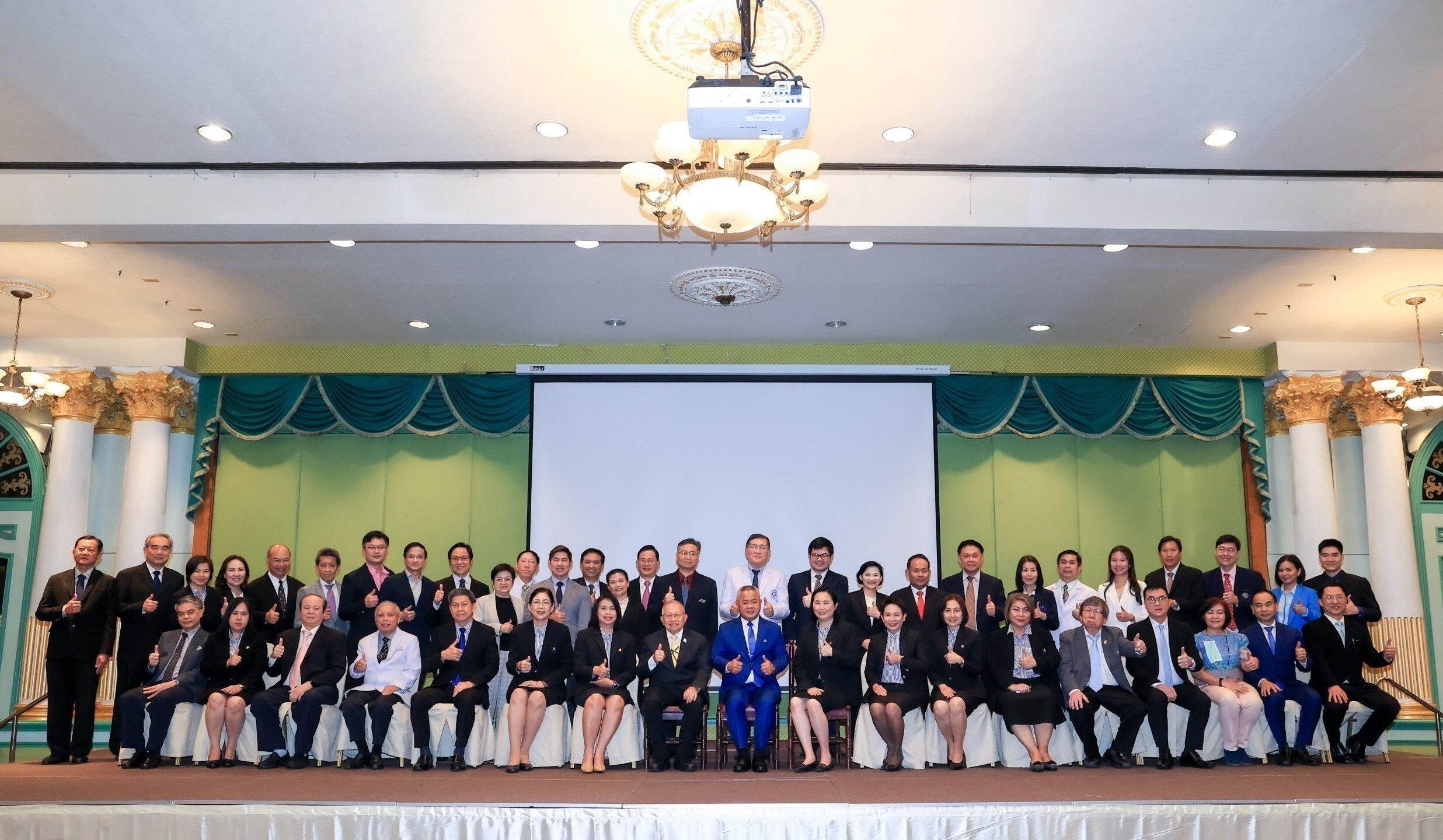 PHG x สปส. x รพ. 35 แห่งทั่วไทย" ร่วม MOU ทางการแพทย์ เพิ่มทางเลือกกลุ่มประกันสังคม เข้าถึงการรักษาอย่างมีคุณภาพ