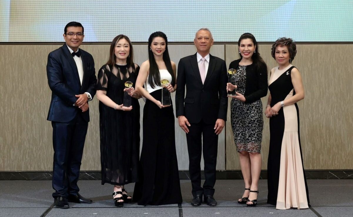 นิโอ ทาร์เก็ต และอินฟลูเอ็นเชี่ยลแบรนด์ สิงคโปร์ มอบรางวัลแก่ผู้นำหญิงเก่งแห่งปี ในงาน "2022 ASIA CEO SUMMIT &amp; AWARD CEREMONY"