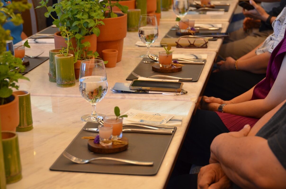 "เรียนรู้จากประสบการณ์จริง" นศ.ป.โท วิทยาลัยดุสิตธานี จัด Chef Table เมืองสมุทร สุดปราการ