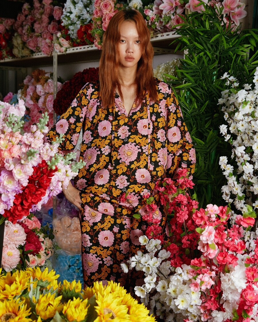 จิม ทอมป์สัน ชวนเดินตลาดดอกไม้ในมุมมองใหม่ ดึง "แจน-ใบบุญ" นางแบบชื่อดังระดับโลก ร่วมถ่ายทอดคอลเลกชัน "The Blooming Spirit"
