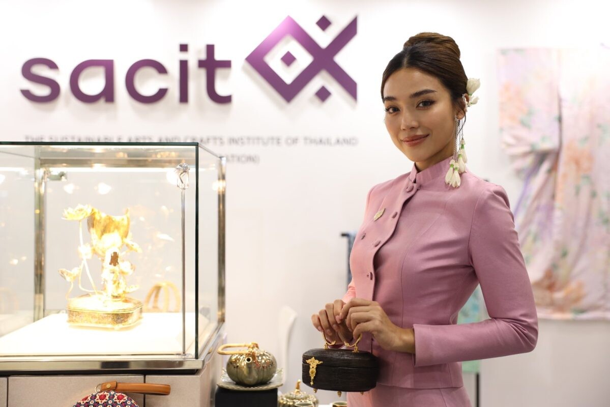 sacit ประกาศศักดางานหัตถศิลป์ไทยในแดนปลาดิบ สร้างแบรนดิ้ง ดันคราฟต์ไทยลุยตลาดต่างประเทศ พร้อมดึง "เลดี้ปราง" ร่วมสร้าง Soft Power ผ้าไทย อวดสายตาชาวโลก