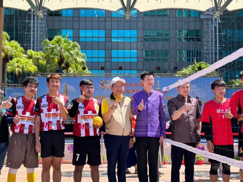 ปลัดกระทรวงแรงงานเข้าร่วมในพิธีเปิดการแข่งขันเซปักตะกร้อและลอยกระทง ประจำปี 2566 กับพี่น้องแรงงานไทยในไต้หวัน