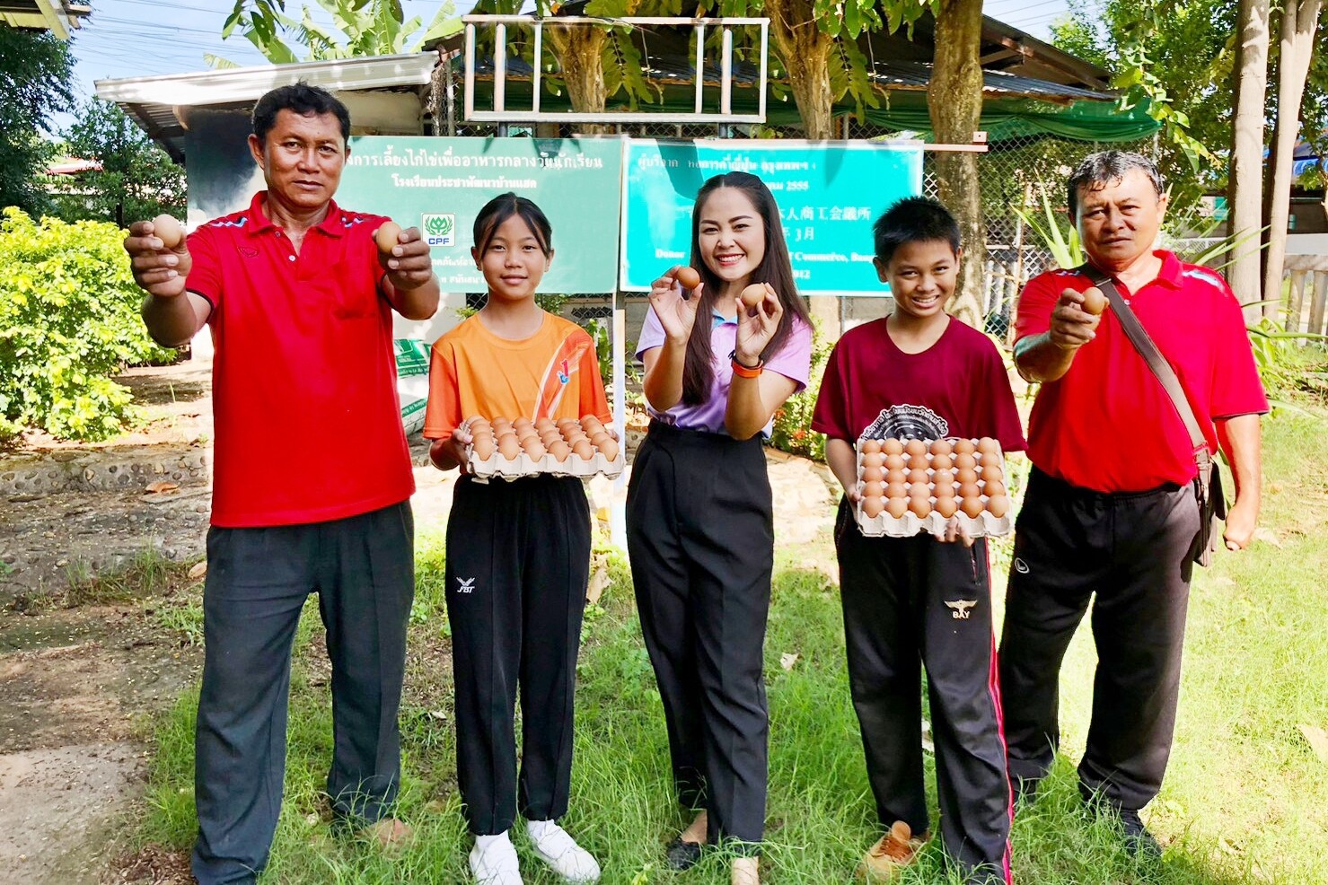 รร.ประชาพัฒนาบ้านแฮด จ.ขอนแก่น สอนนักเรียนสร้างคลังอาหารในโรงเรียน-ชุมชน เดินหน้า "โครงการเลี้ยงไก่ไข่เพื่ออาหารกลางวันนักเรียน" ปีที่ 11