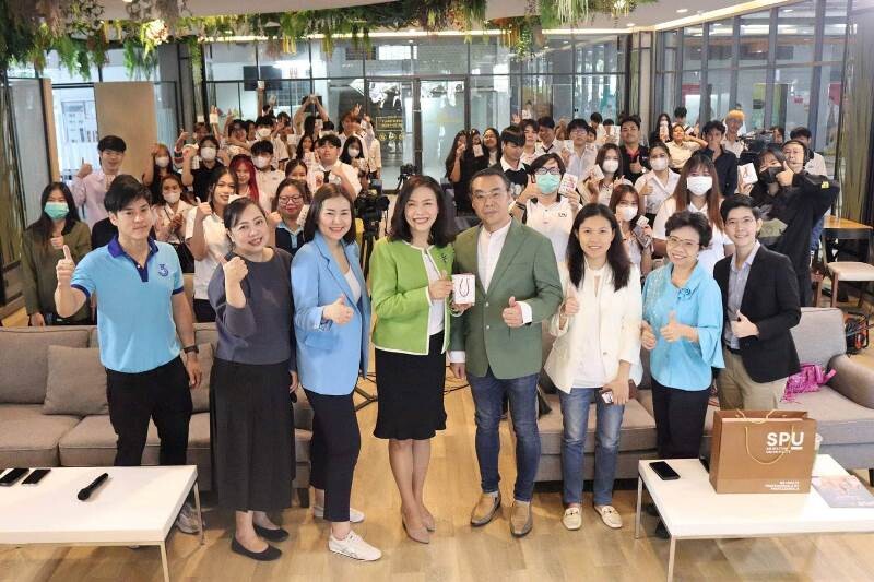 เปิดประสบการณ์เรียนรู้ DEK SPU ใน SBS Youth ENTREPRENEURS #2 ตอน "ยาดมหงษ์ไทย ฮิตติดใจคนทั่วโลก" โดย คุณธีรพงศ์ ระบือธรรม ผู้ก่อตั้งและเจ้าของบริษัทฯ