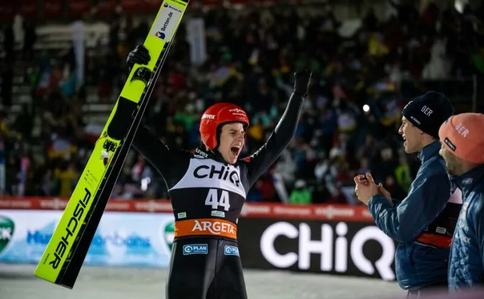 CHiQ เปิดตัวในการแข่งขันสกีกระโดดไกลชิงแชมป์โลกปี