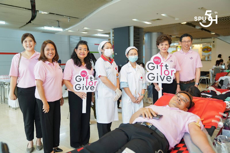 สนง.ทุนการศึกษา SPU จับมือ กยศ. และสภากาชาดไทย จัดกิจกรรมโครงการจิตอาสาบริจาคโลหิต Gift For Give เฉลิมฉลองครบรอบ 54ปีศรีปทุม