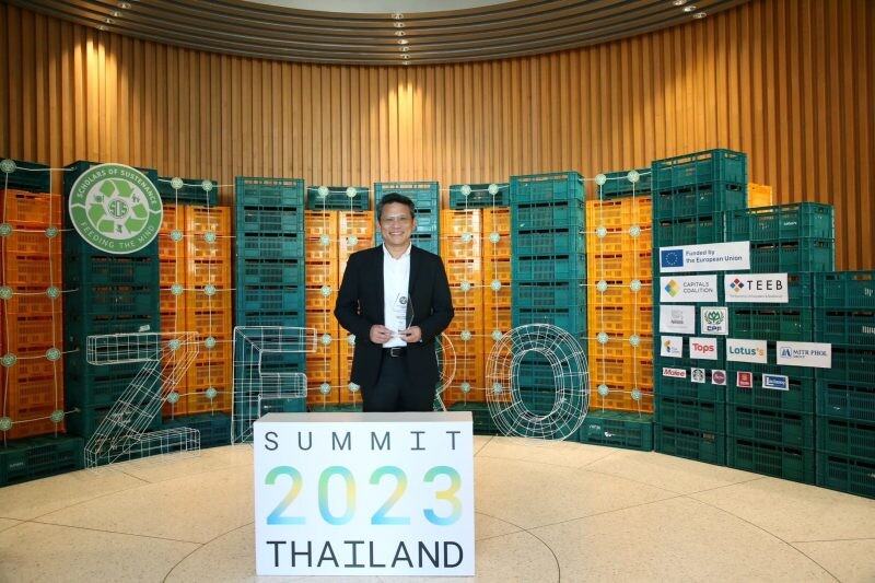 ท็อปส์ ในเครือเซ็นทรัล รีเทล จับมือ SOS Thailand ฉลองความสำเร็จส่งมอบมื้ออาหารที่ปรุงจากอาหารส่วนเกินกว่า 5 ล้านมื้อ พร้อมลดก๊าซคาร์บอนไดออกไซด์ 3,000 ตัน