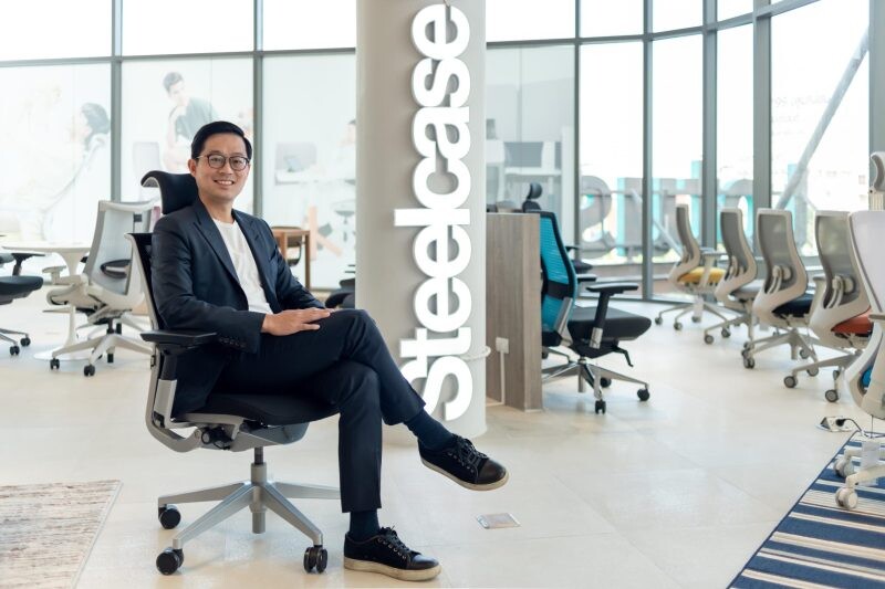 กิติพัฒก์ เนื่องจำนงค์ CEO คนเก่งจาก Modernform เตรียมฉลองพร้อมเผยโฉมเก้าอี้ทำงานแห่งศตวรรษที่ 21 รุ่นใหม่ "Steelcase Karman"