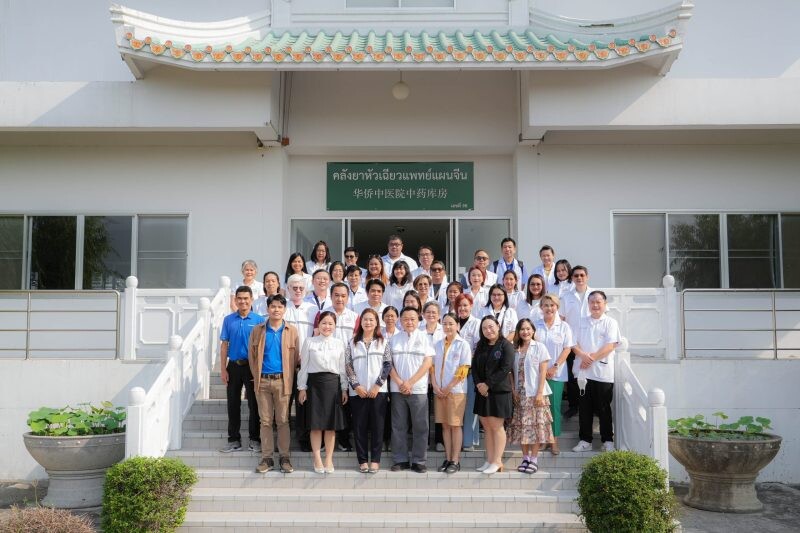 คลินิกการแพทย์แผนจีนหัวเฉียว ให้การต้อนรับคณะนักศึกษาและแพทย์แผนไทย โรงเรียนภัทรเวชสยาม การแพทย์แผนไทย ในโอกาสเข้าศึกษาดูงานด้านการแพทย์แผนจีน
