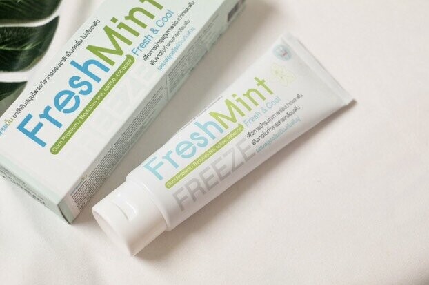 "เฟรชมิ้น" ยาสีฟันสมุนไพรสูตรเข้มข้นที่มีฟูออไรด์ช่วยป้องกันฟันผุ