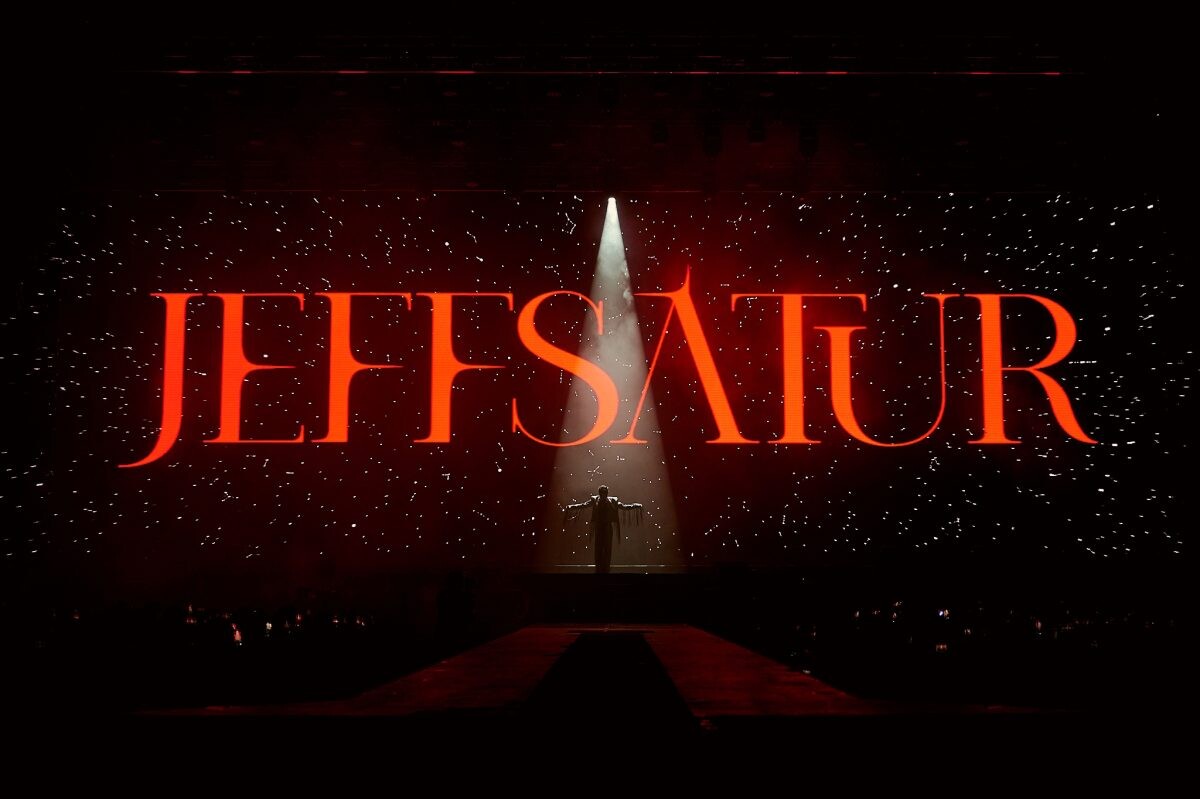 "เจฟ ซาเตอร์" ทุ่มสุดตัว!! จัดเต็มโปรดักชันอลังการ ครบทุกมิติ ขนเซอร์ไพรส์!! โชว์จัดหนักเพื่อแฟนเพลง ในคอนเสิร์ต "est Cola Presents Jeff Satur: Space Shuttle No.8 Asia Tour in Bangkok"