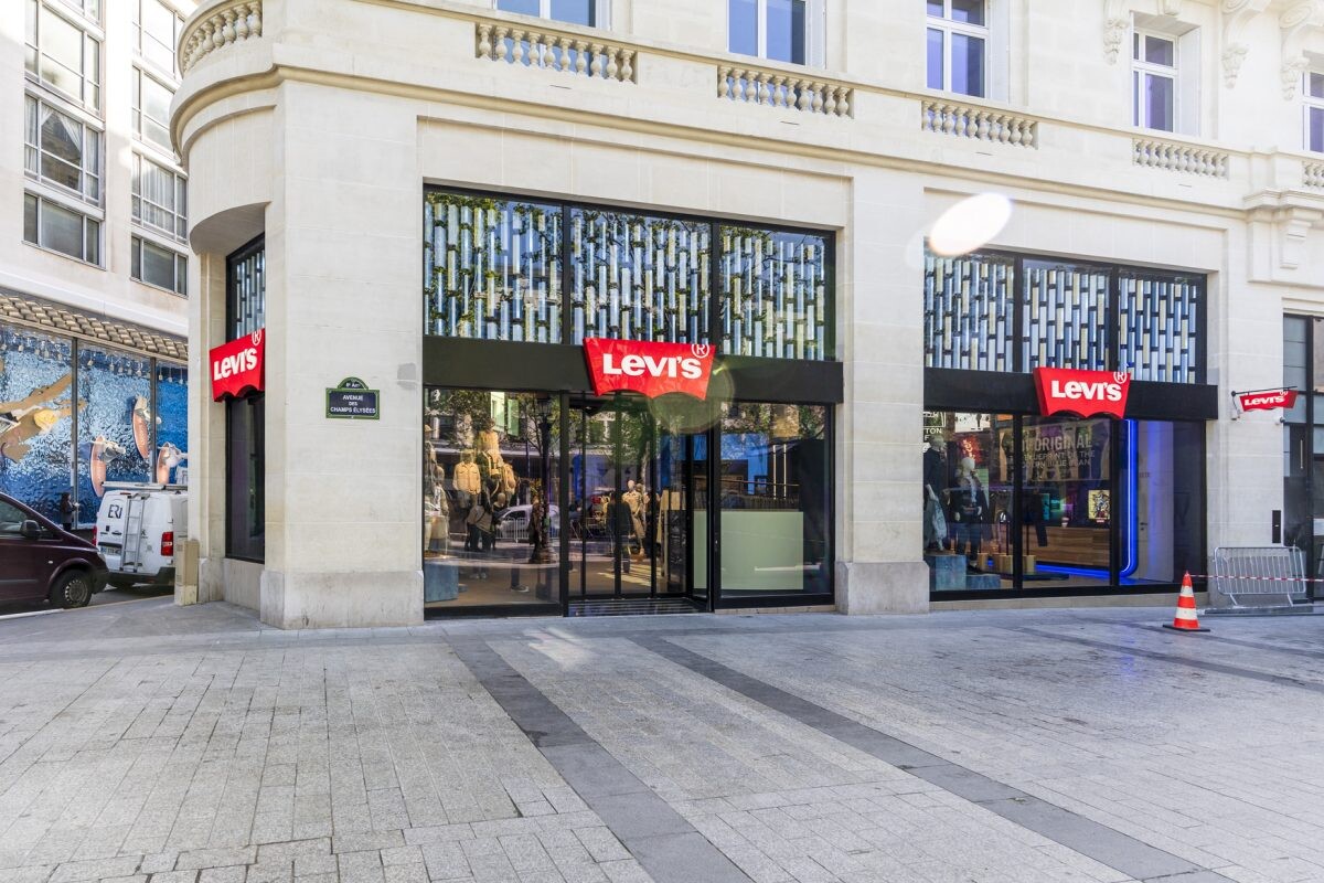 Levi's(R) opens "Levi's(R) Champs-Elysees", its new flagship store on the iconic avenue and a new exciting destination for denim lovers in Paris